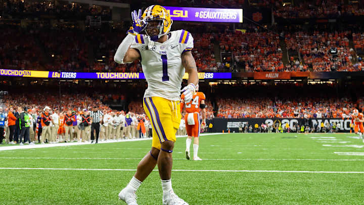 Top-10 Wide Receiver in America Locks in Official Visit to LSU Football This Summer.