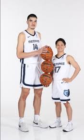 Breaking News: The World’s Tallest NBA Player, Zach Edey, Commits to the Denver Nuggets in Landmark Deal worth.see more details.
