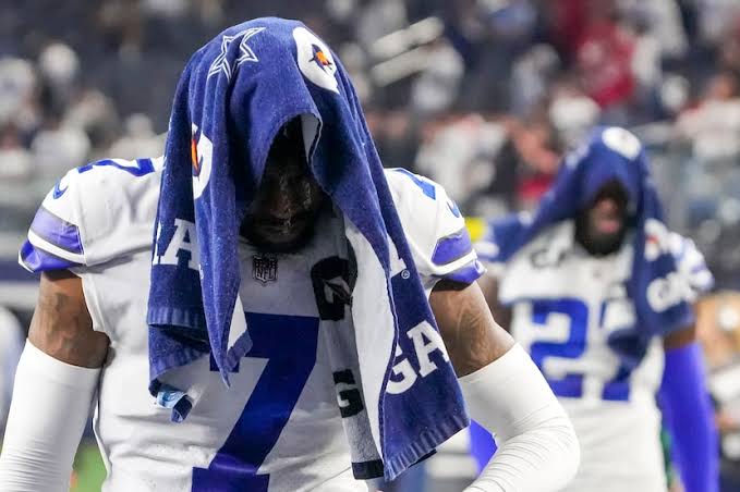 Sad Departure: 2 Top Players Depart Dallas Cowboys Due to Contract Disputes